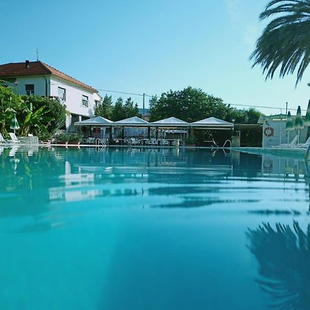 Bike And Breakfast Apartments Pietra Ligure Exterior photo