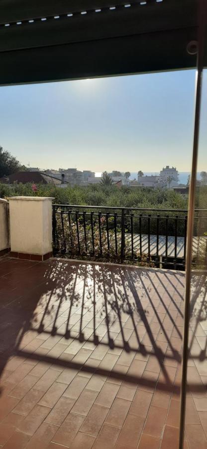 Bike And Breakfast Apartments Pietra Ligure Exterior photo